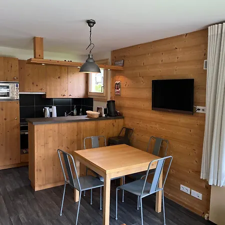 Confortable Au Grand-bornand Pour 5 Personnes - Fr-1-467-146
